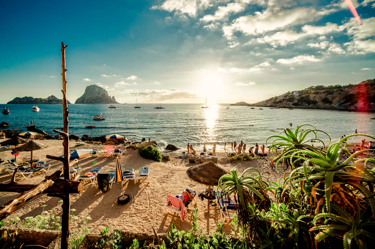 Týdenní zájezdy na Ibizu z Prahy: 3* a 4* hotely se stravou 13 990 Kč