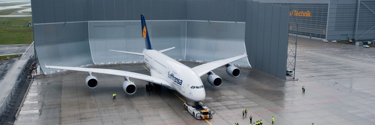 Lufthansa vyřadí 32 letadel, včetně Airbusů A380. Na vlásku visí i Germanwings