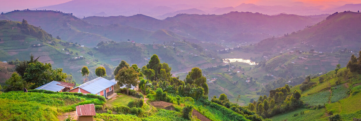 Africká Rwanda a Uganda z Prahy (vč. báglu)