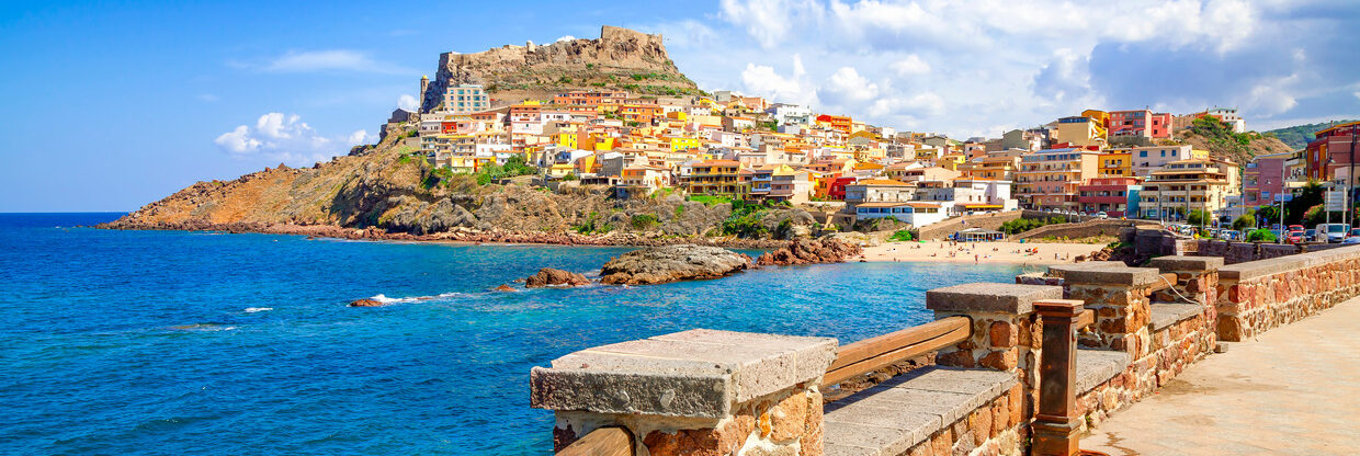 Zájezdy z Prahy na Sardinii v prvním červnovém týdnu – 4* hotely s all inclusive