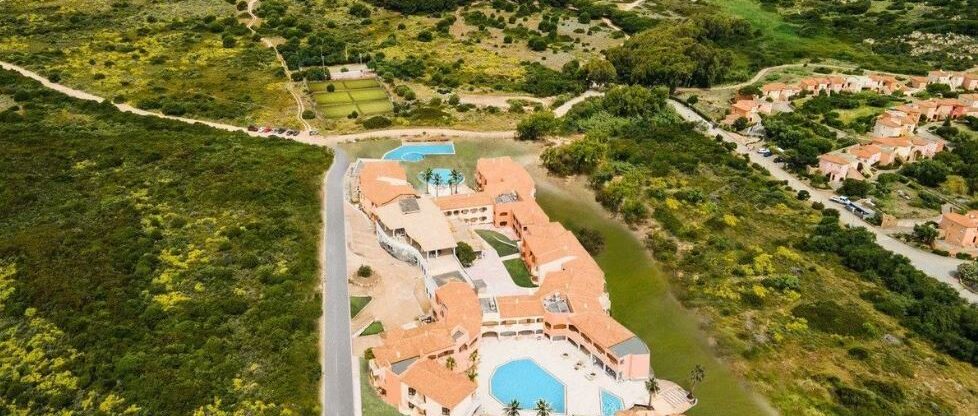Zájezdy z Prahy na Sardinii v závěru května – 4* hotel s all inclusive